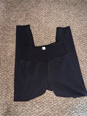 Vuori High Rise Black Leggings